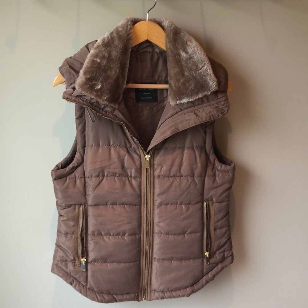 Best with faux fur around neck.